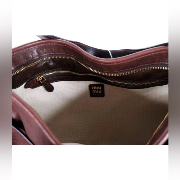 🔥100% Authentic MIU MIU Aventure Shoulder Bag Women's Brown Preowned Excellent🔥 - Picture 15 of 16
